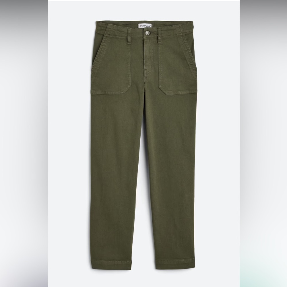 STUDIO BLUE 
Woman's Sophia Relaxed Utility Pocket Pant Size 29